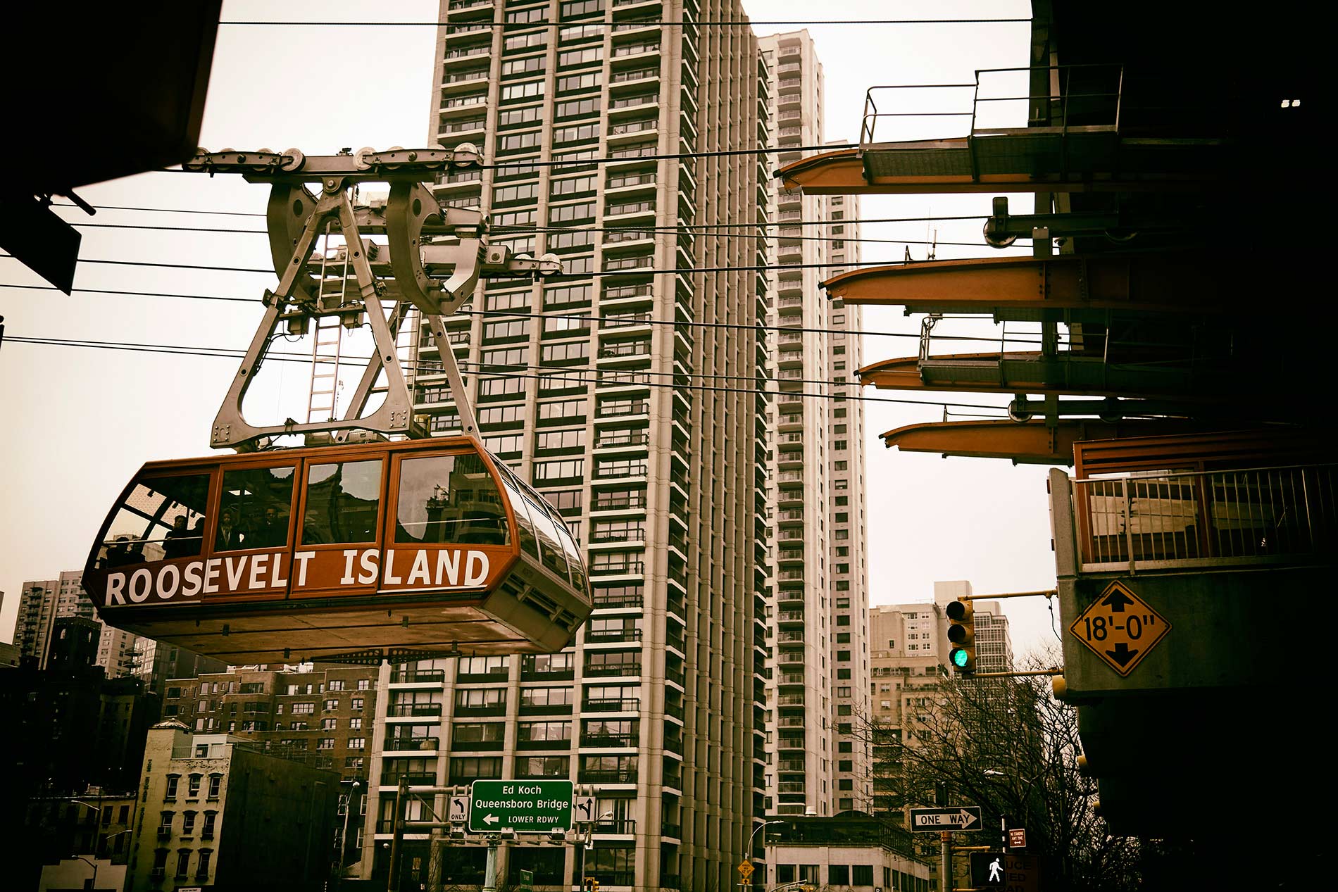 roosevelt island tram©2017 bret wills