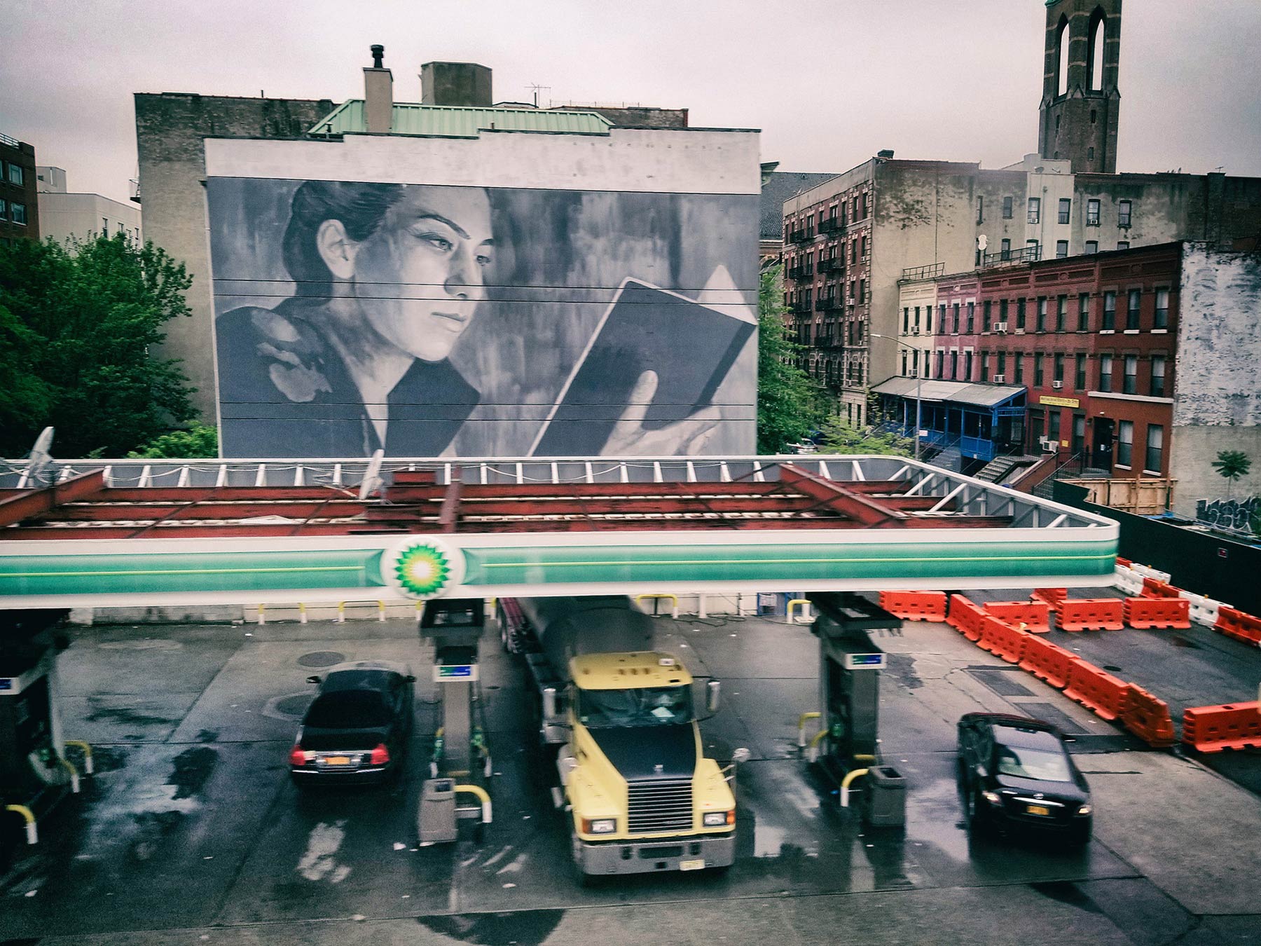 harlem gas station © 2018 bret wills
